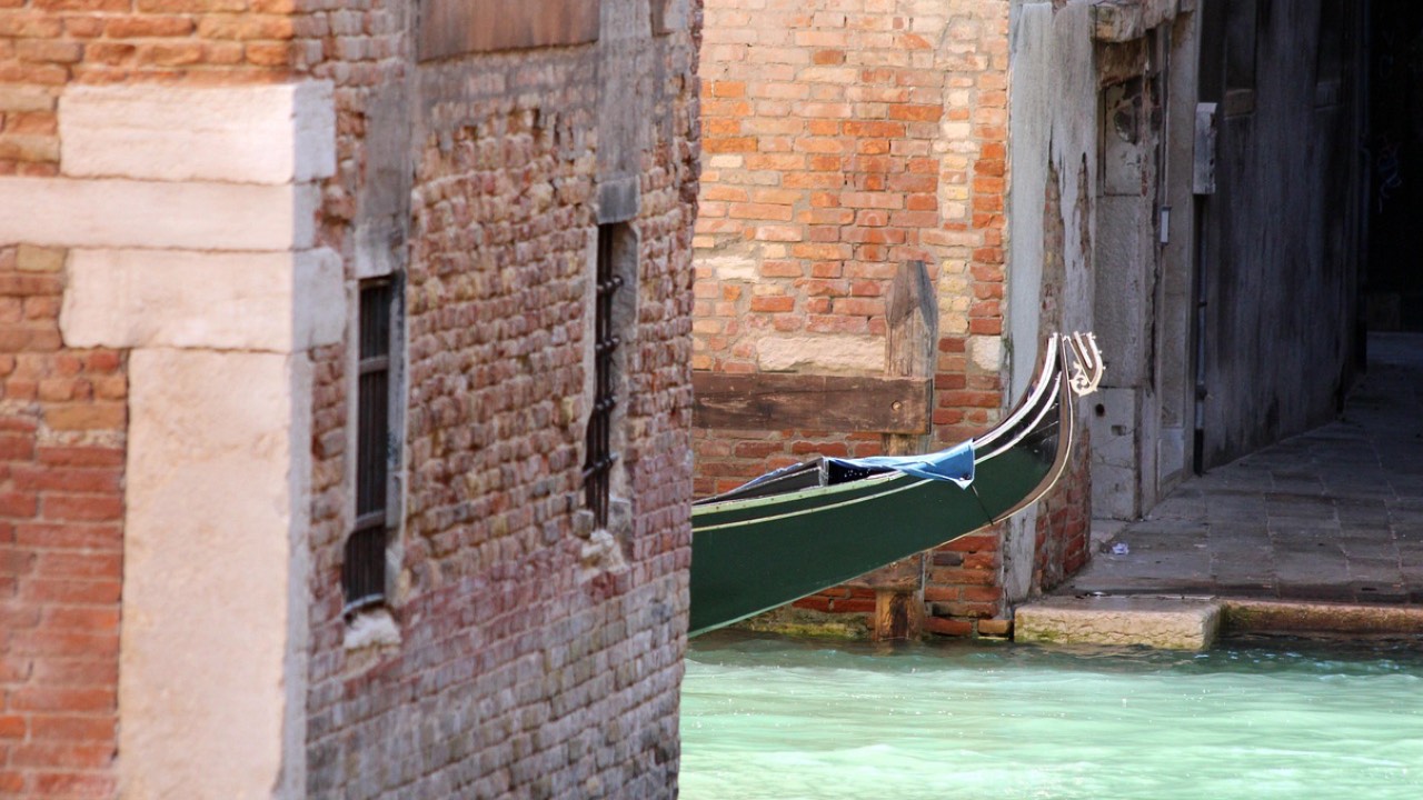 Venise avec gondole en Italie
